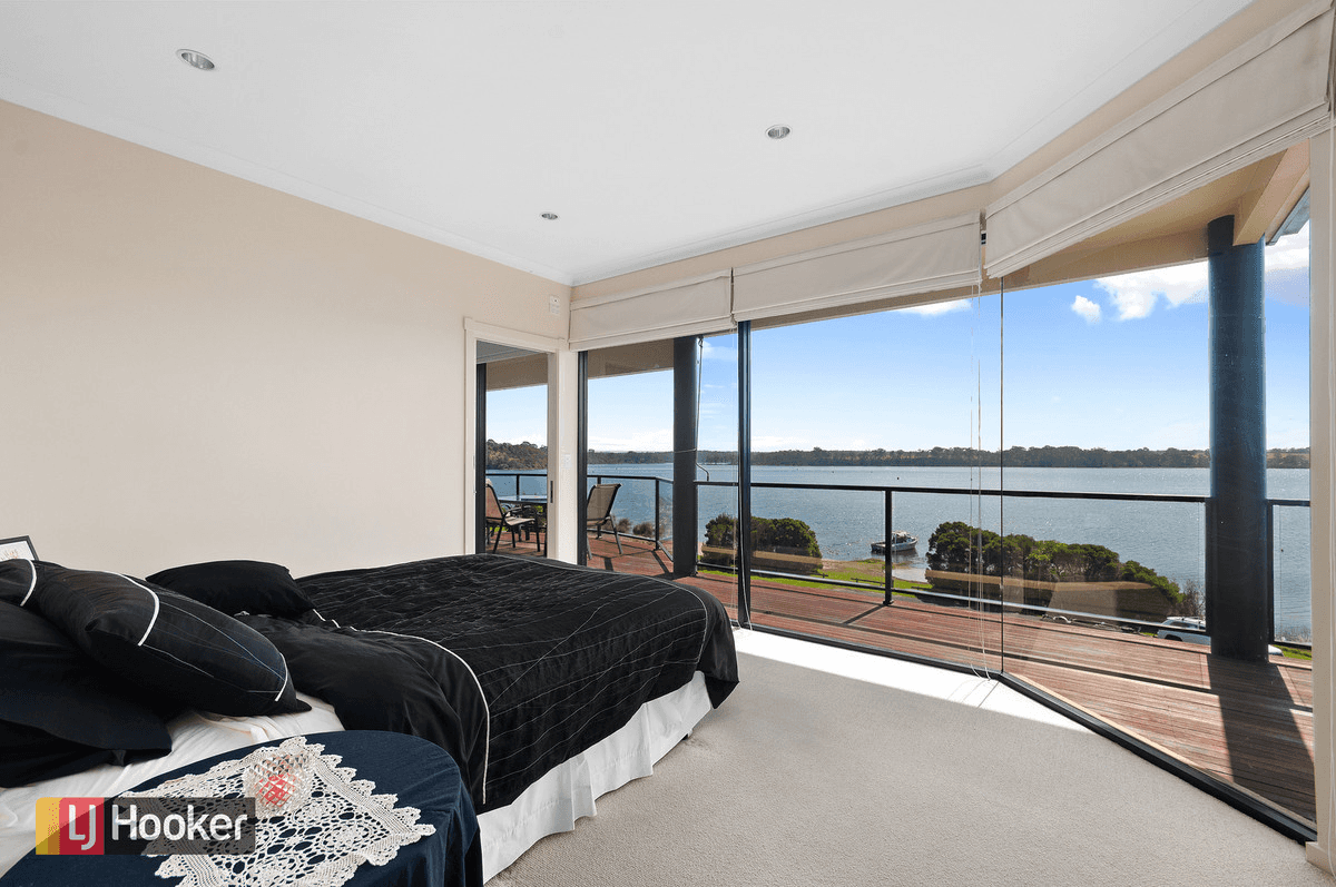 86 Lakeside Drive, LAKE TYERS BEACH, VIC 3909