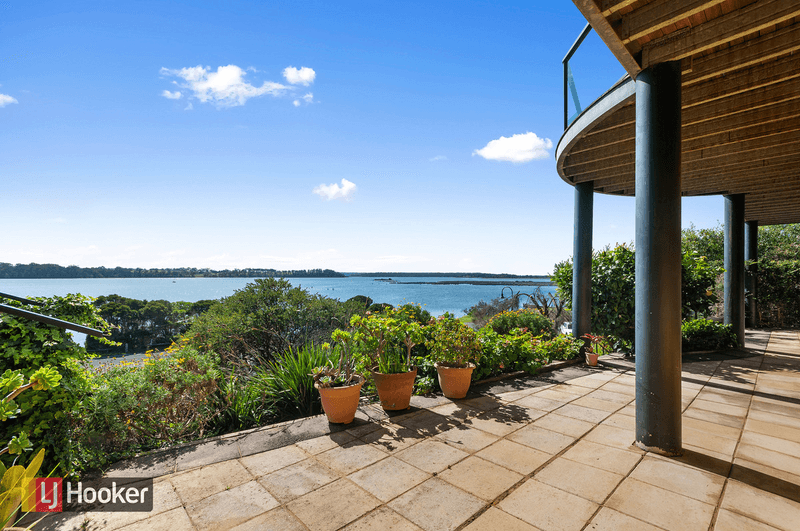 86 Lakeside Drive, LAKE TYERS BEACH, VIC 3909