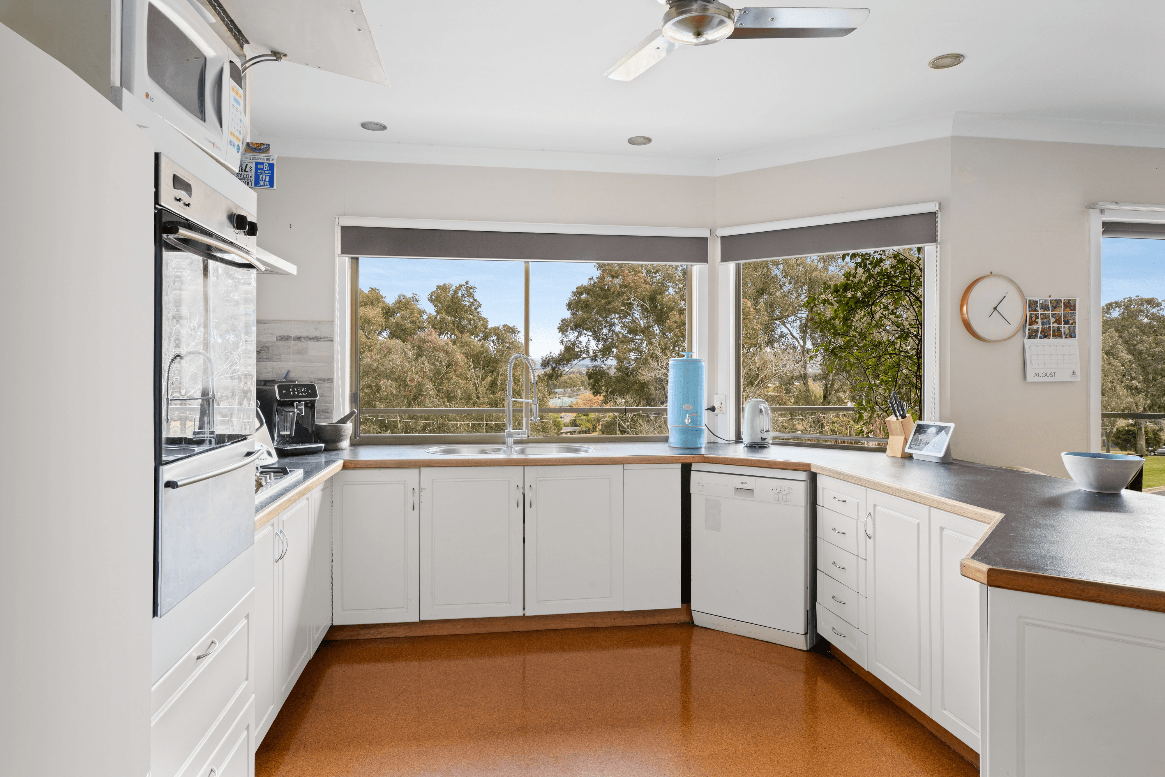 403 Carlma Crescent, LAVINGTON, NSW 2641