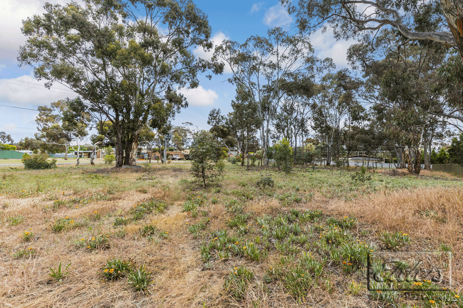 1 Tecoma Court, HUNTLY, VIC 3551