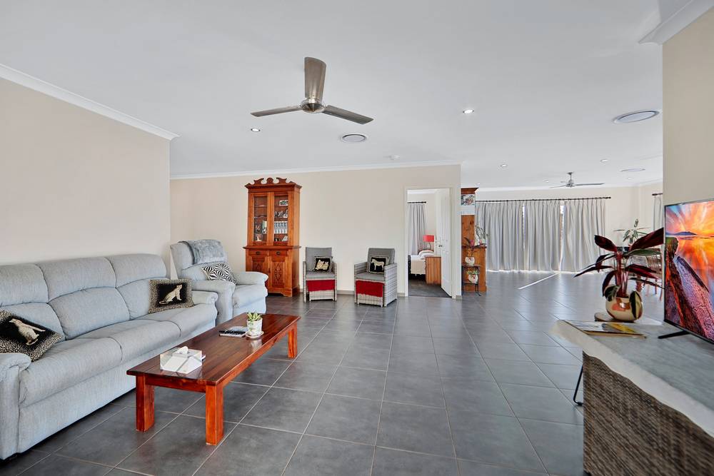 8 Hinkler Street, CHILDERS, QLD 4660