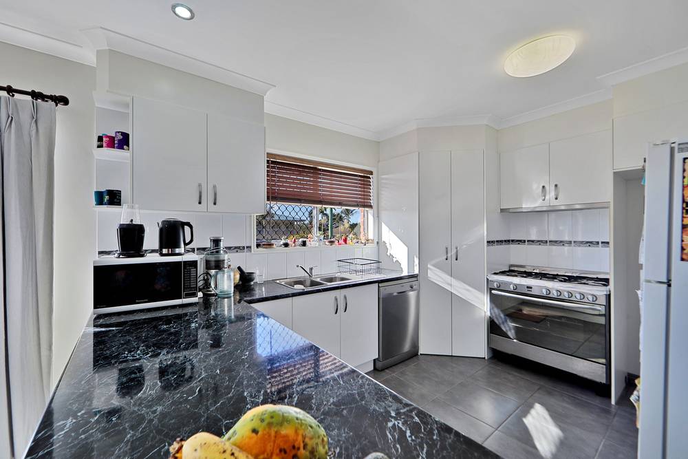 8 Hinkler Street, CHILDERS, QLD 4660