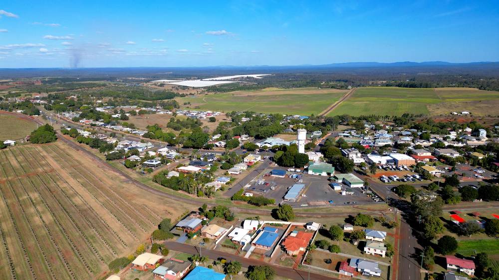 8 Hinkler Street, CHILDERS, QLD 4660