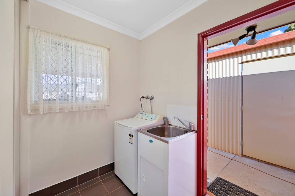 8 Hinkler Street, CHILDERS, QLD 4660