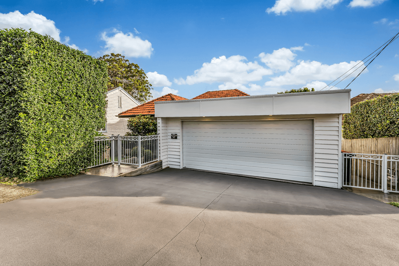 549 Cavendish Road, COORPAROO, QLD 4151