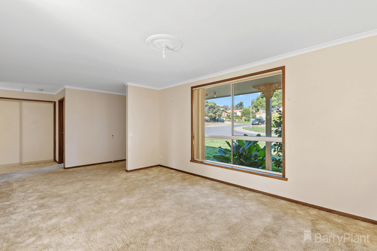 2 Kilby Court, KANGAROO FLAT, VIC 3555