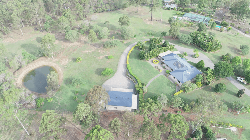 98 CHOOTA Drive, ANTIGUA, QLD 4650