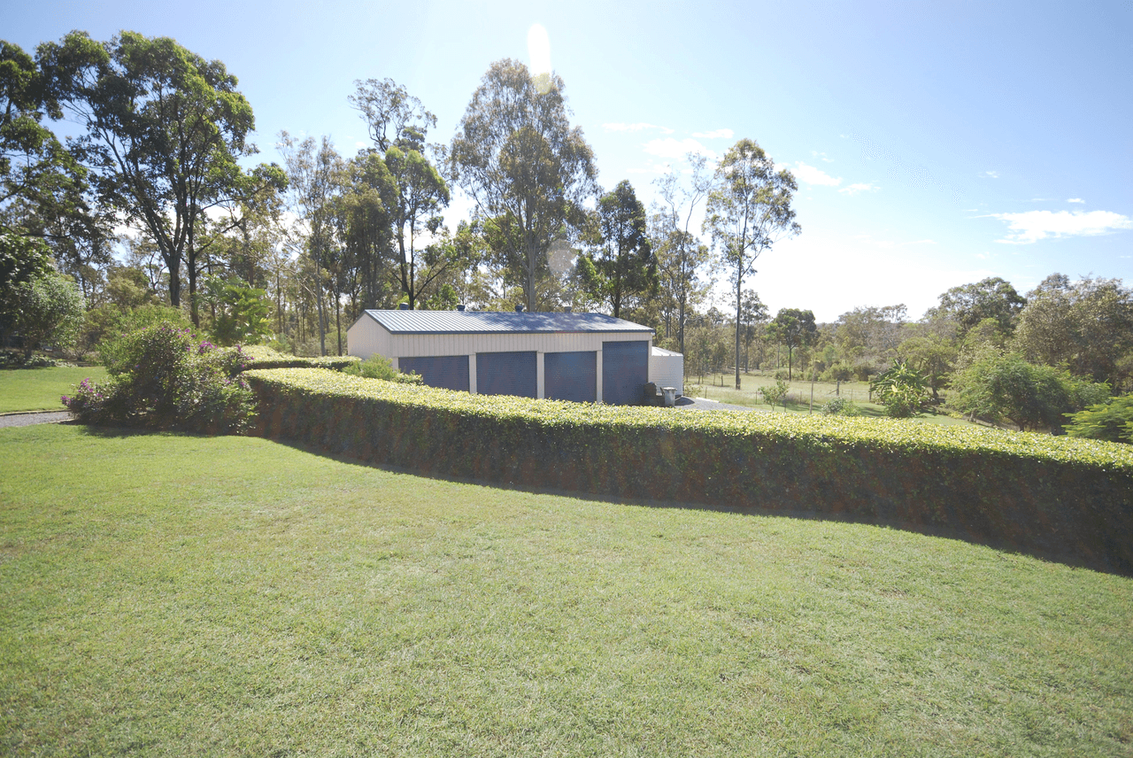 98 CHOOTA Drive, ANTIGUA, QLD 4650