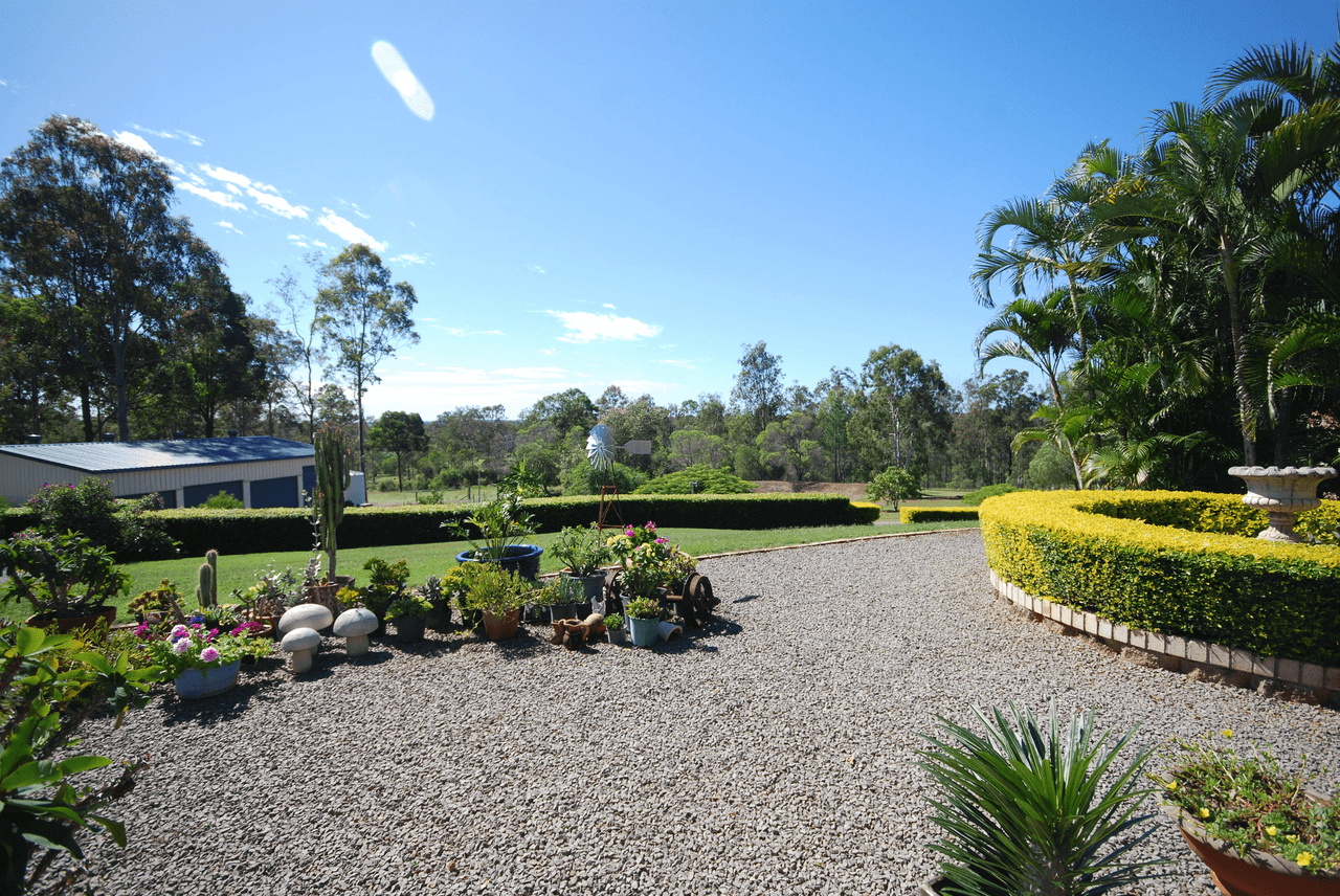 98 CHOOTA Drive, ANTIGUA, QLD 4650