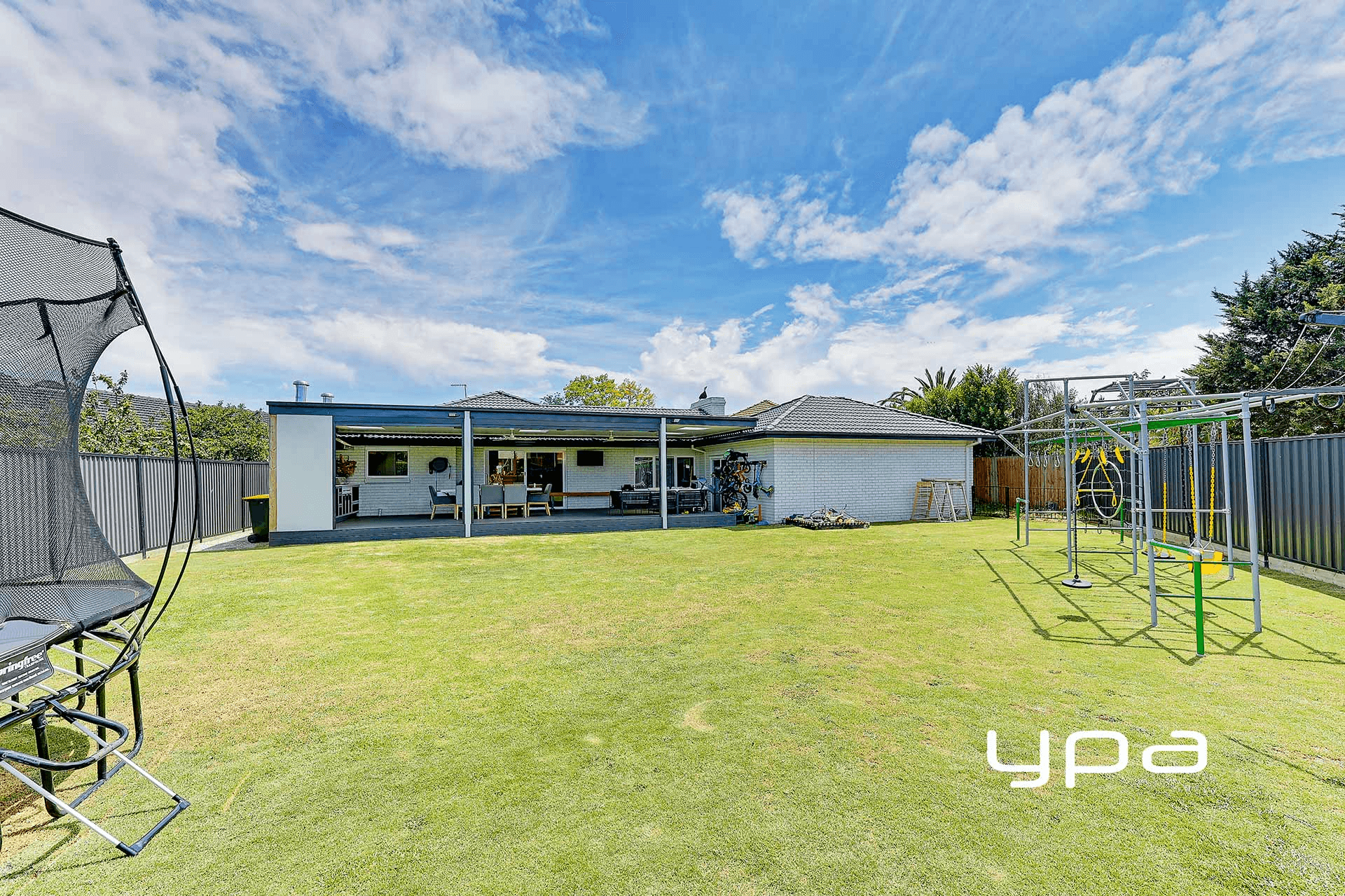 18 Winster Court, GREENVALE, VIC 3059