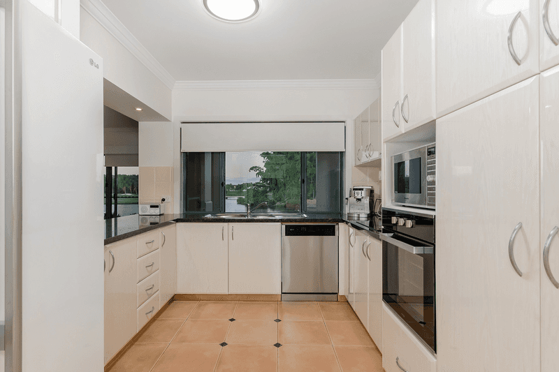 31/117 Palm Meadows Drive, Carrara, QLD 4211