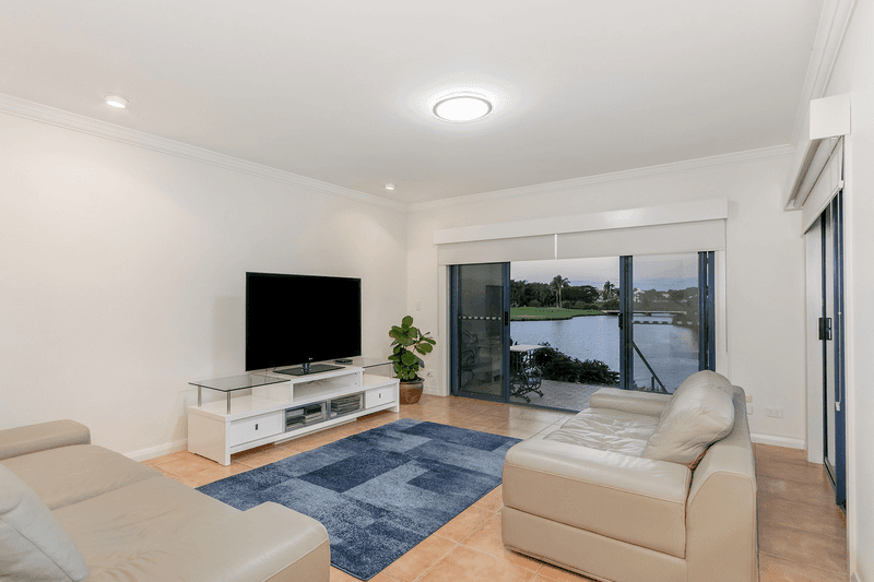 31/117 Palm Meadows Drive, Carrara, QLD 4211