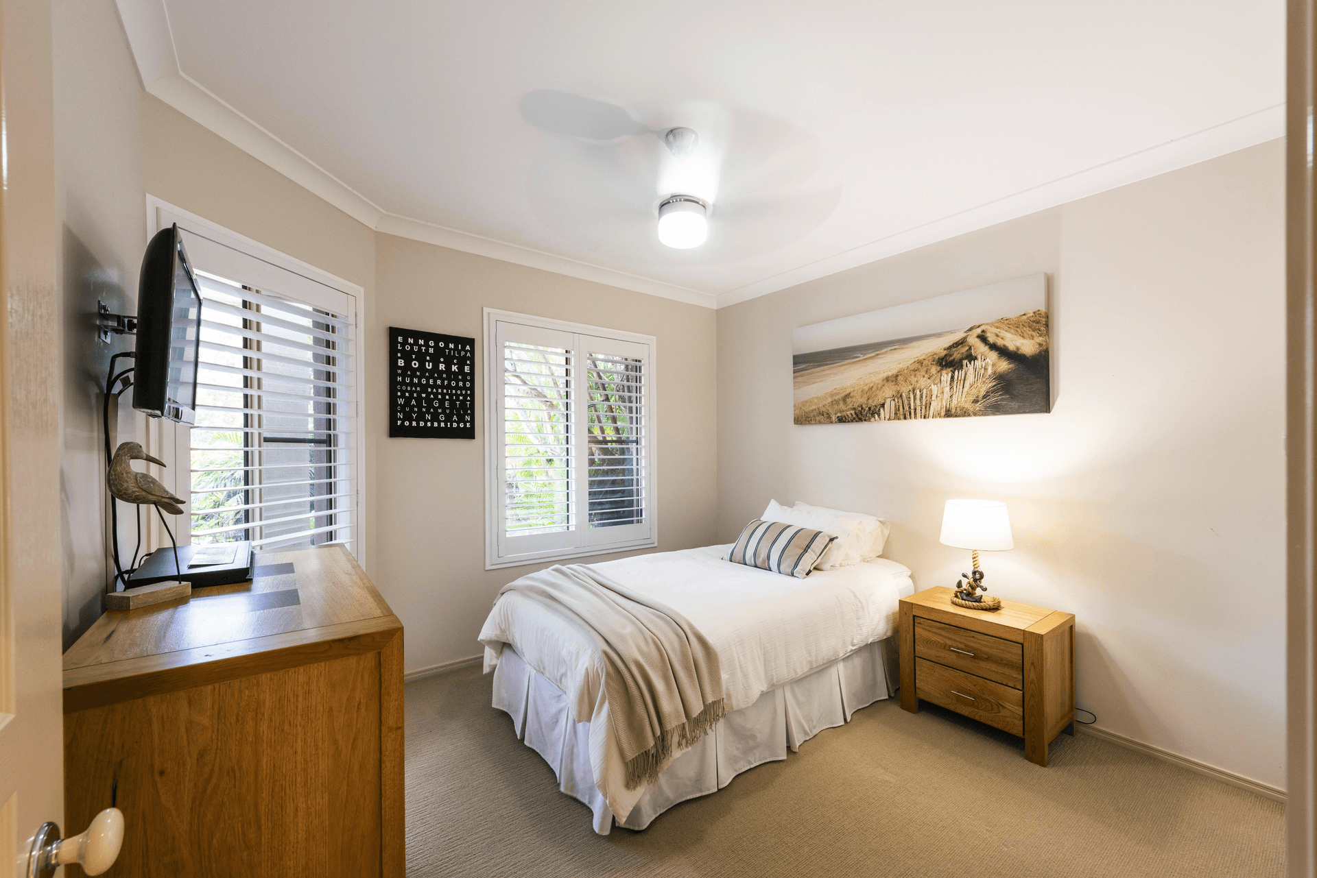 10 Tidal Crescent, MOONEE BEACH, NSW 2450