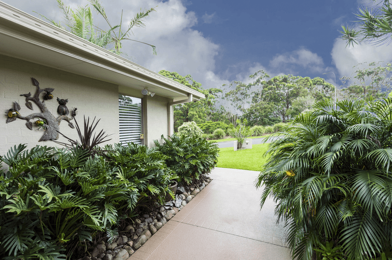 10 Tidal Crescent, MOONEE BEACH, NSW 2450