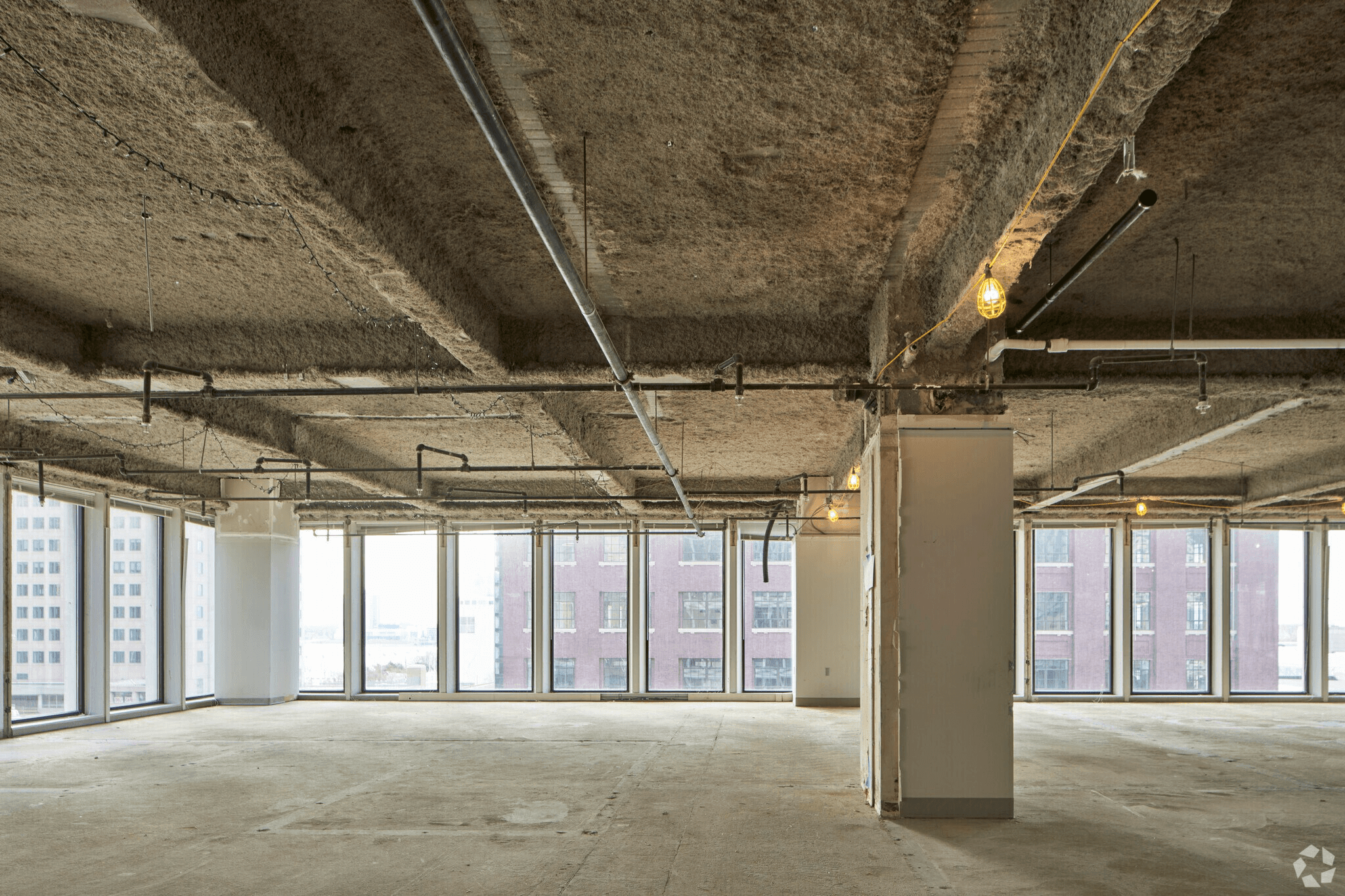 211 W   Fort St, Detroit, MI  48226