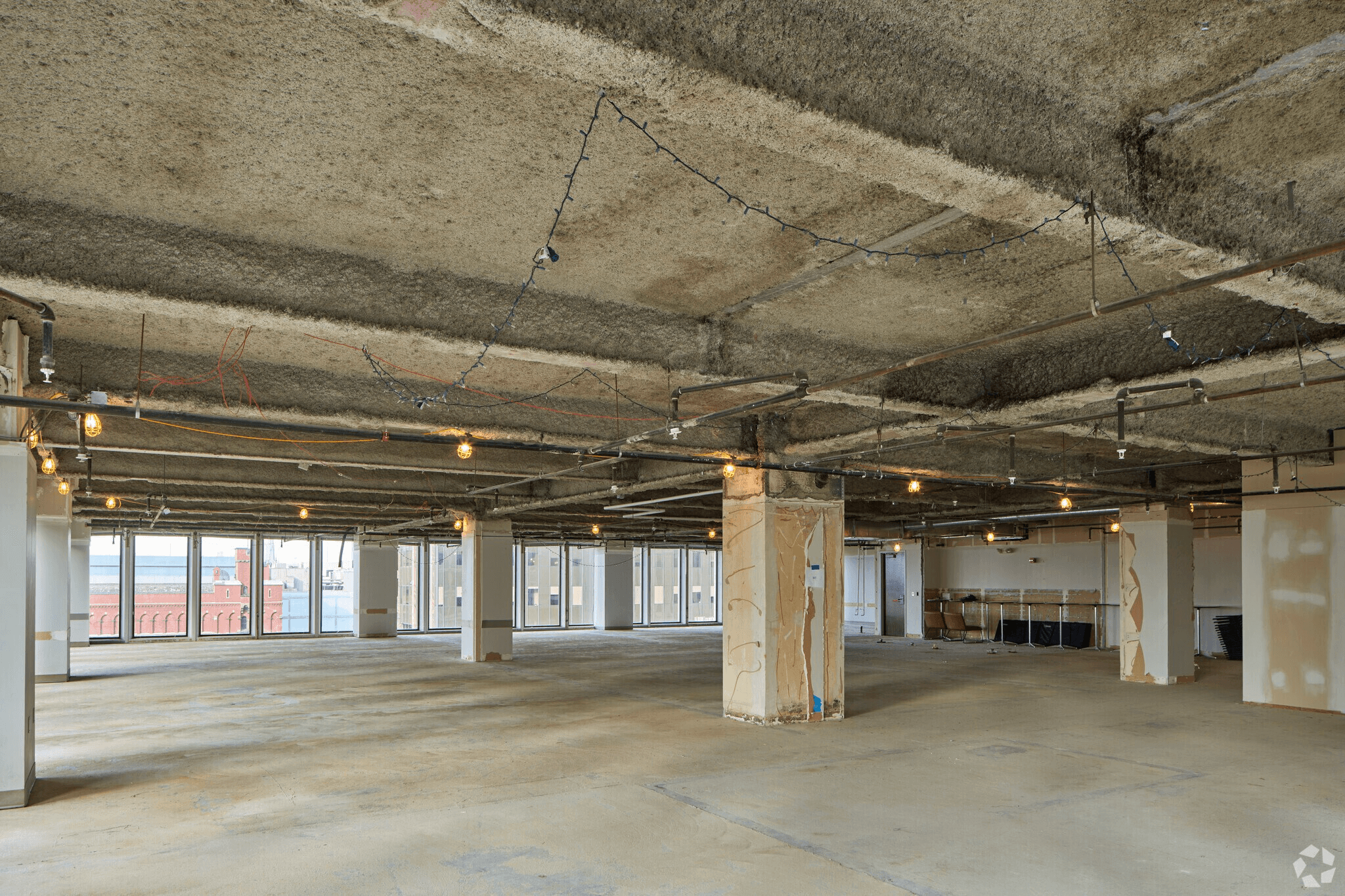 211 W   Fort St, Detroit, MI  48226