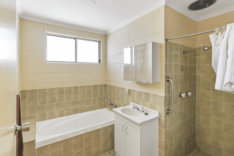 24 Wootten Street, WEST WYALONG, NSW 2671