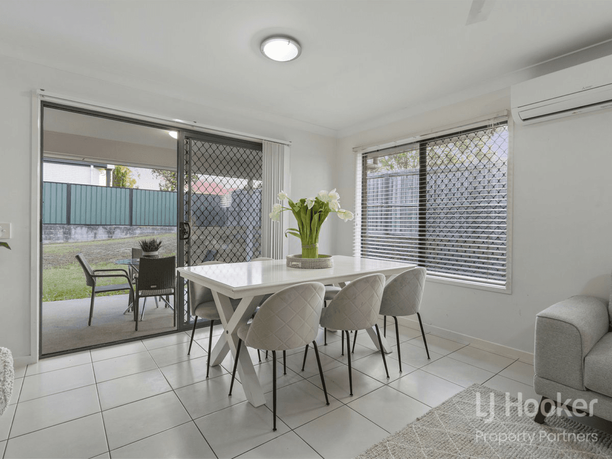 1 Mothership Drive, BERRINBA, QLD 4117