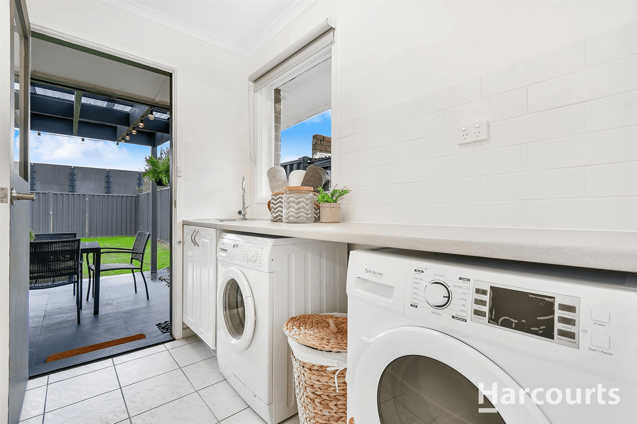 13 Neasham Drive, DANDENONG NORTH, VIC 3175