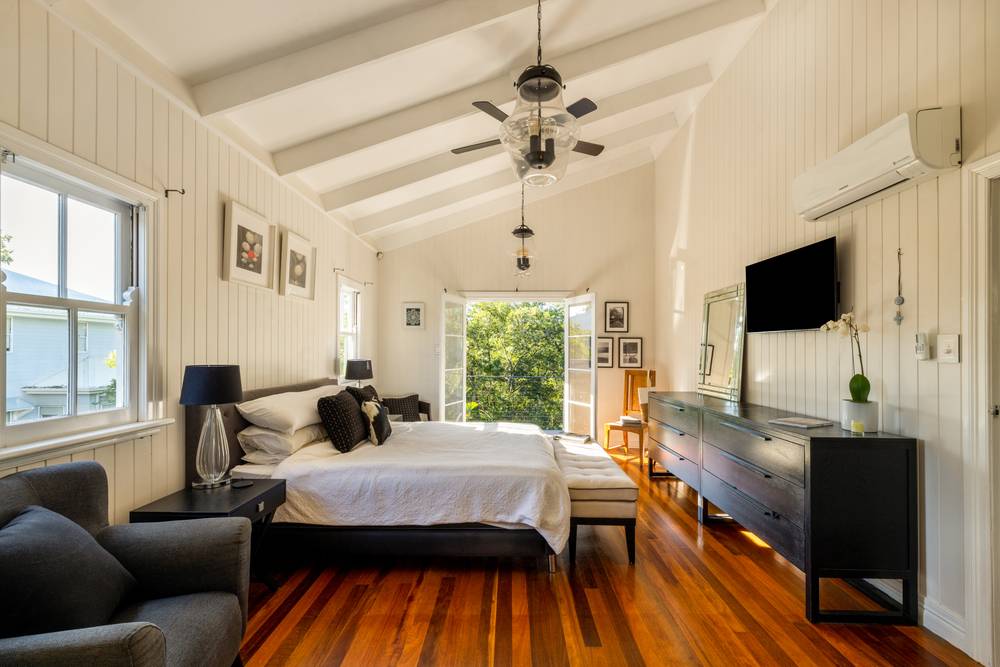 24 Ashton Street, WYNNUM, QLD 4178