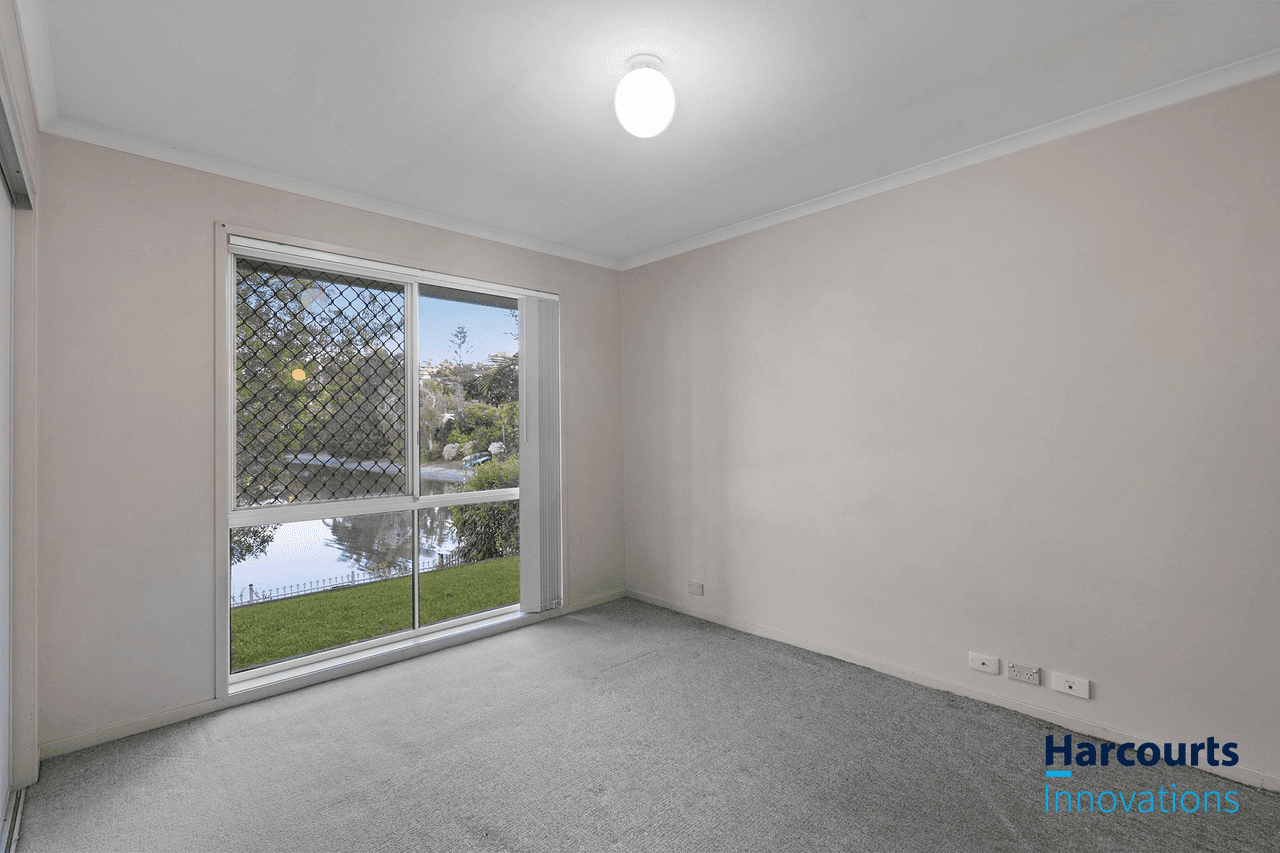 9 Waterdown Drive, ELANORA, QLD 4221