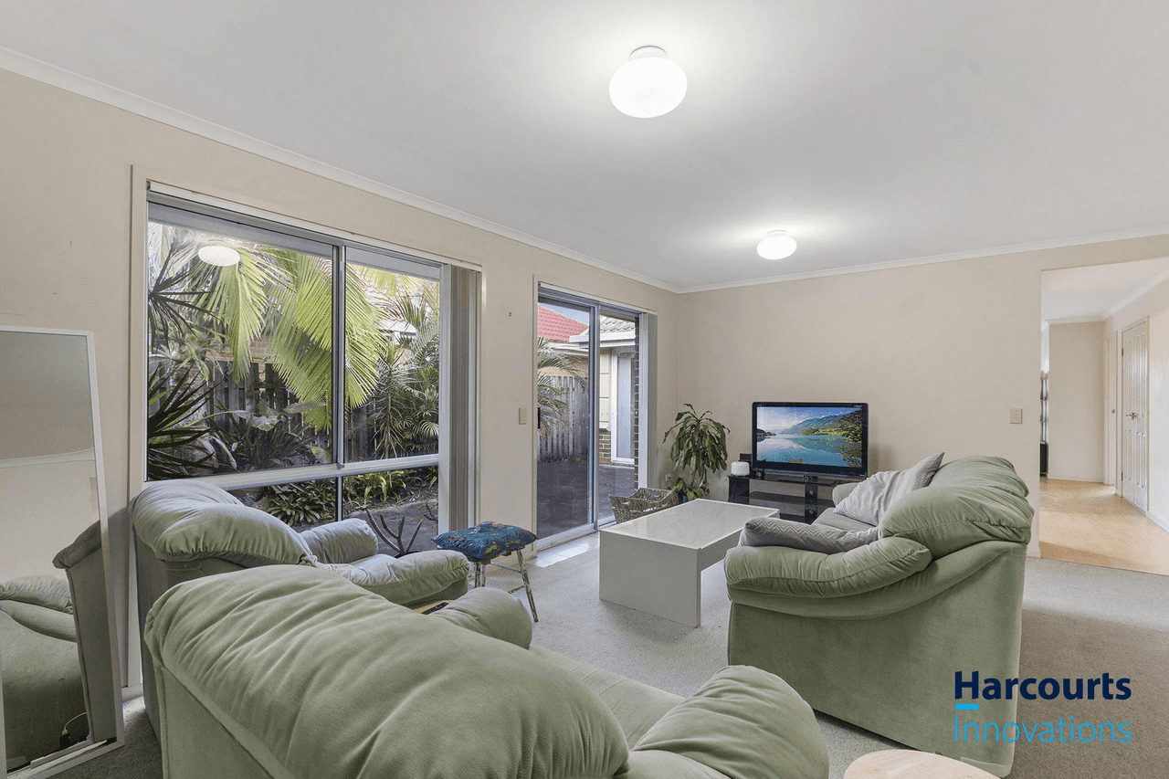 9 Waterdown Drive, ELANORA, QLD 4221