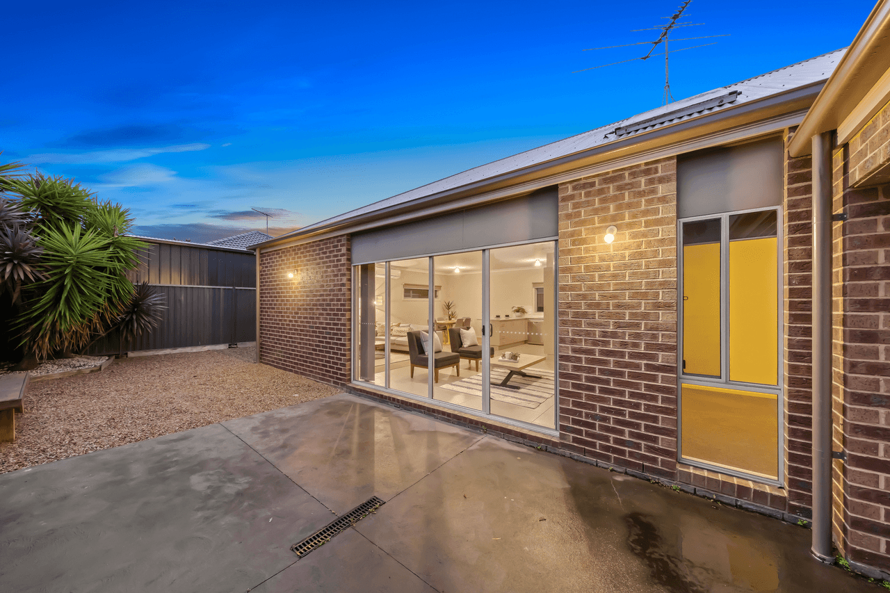 5 Sinclair Walk, PAKENHAM, VIC 3810