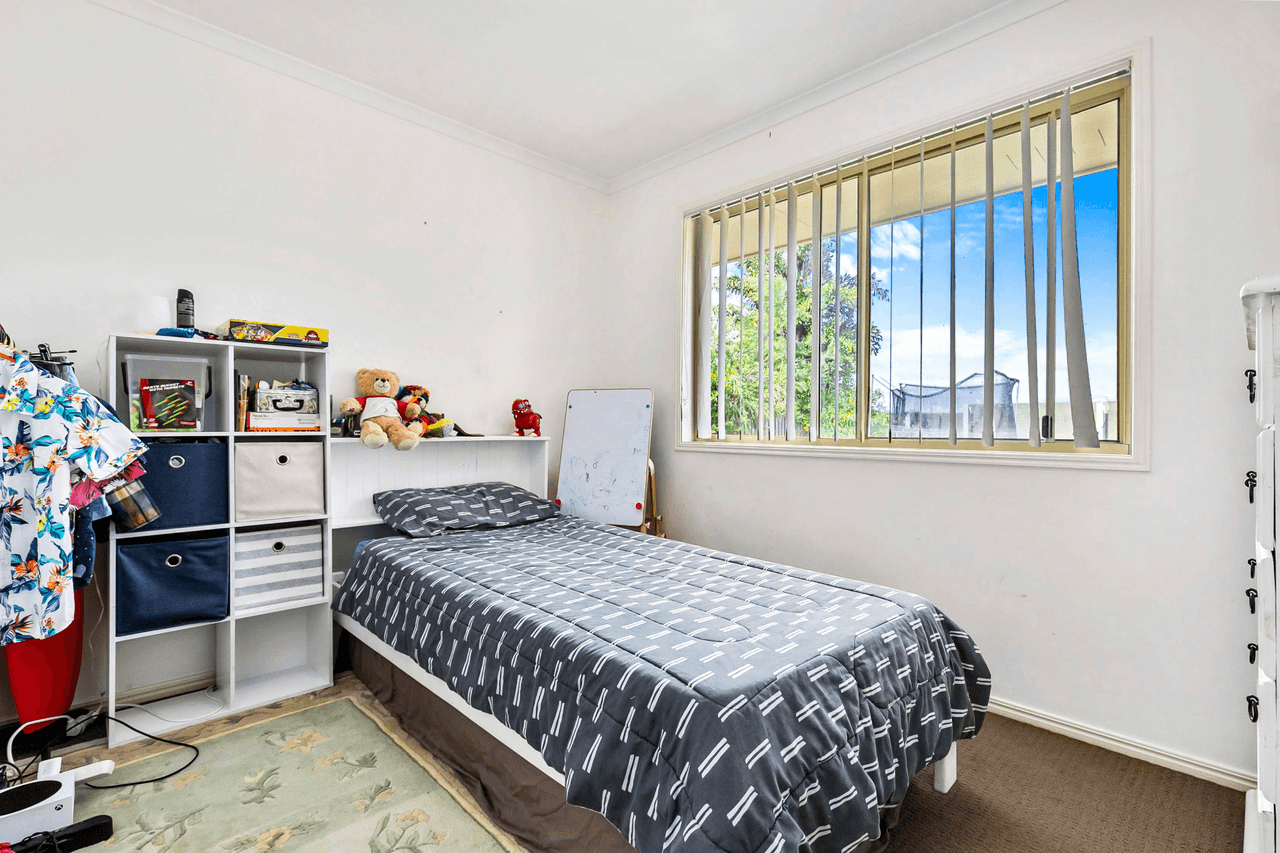 28 Isis Court, ELI WATERS, QLD 4655