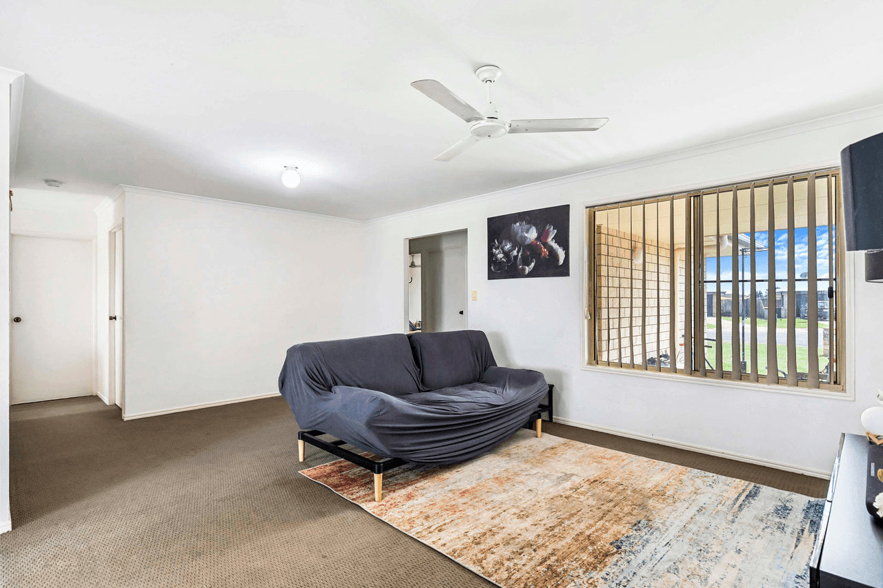 28 Isis Court, ELI WATERS, QLD 4655