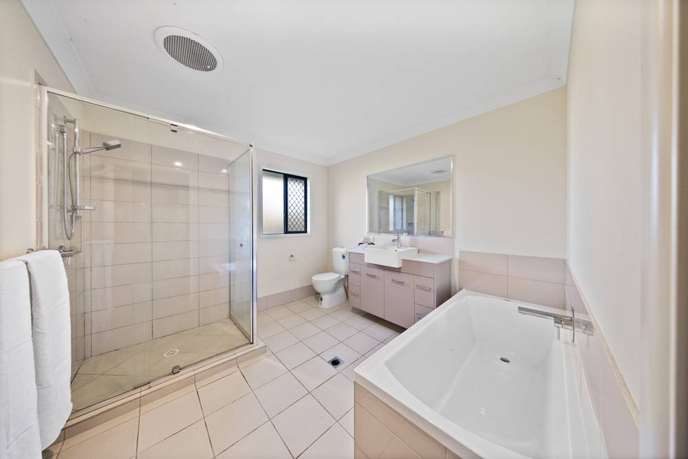 48 Staples Road, WOOLOOGA, QLD 4570