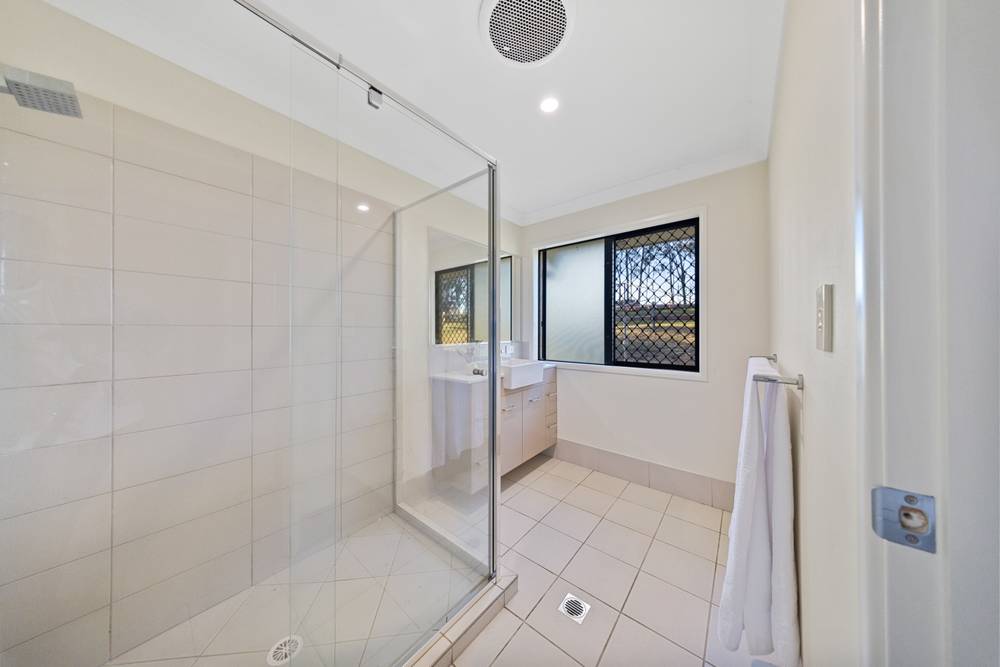 48 Staples Road, WOOLOOGA, QLD 4570