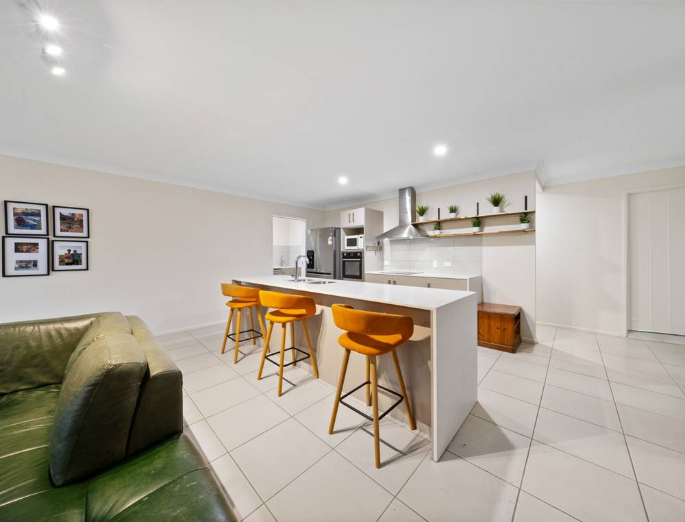 48 Staples Road, WOOLOOGA, QLD 4570