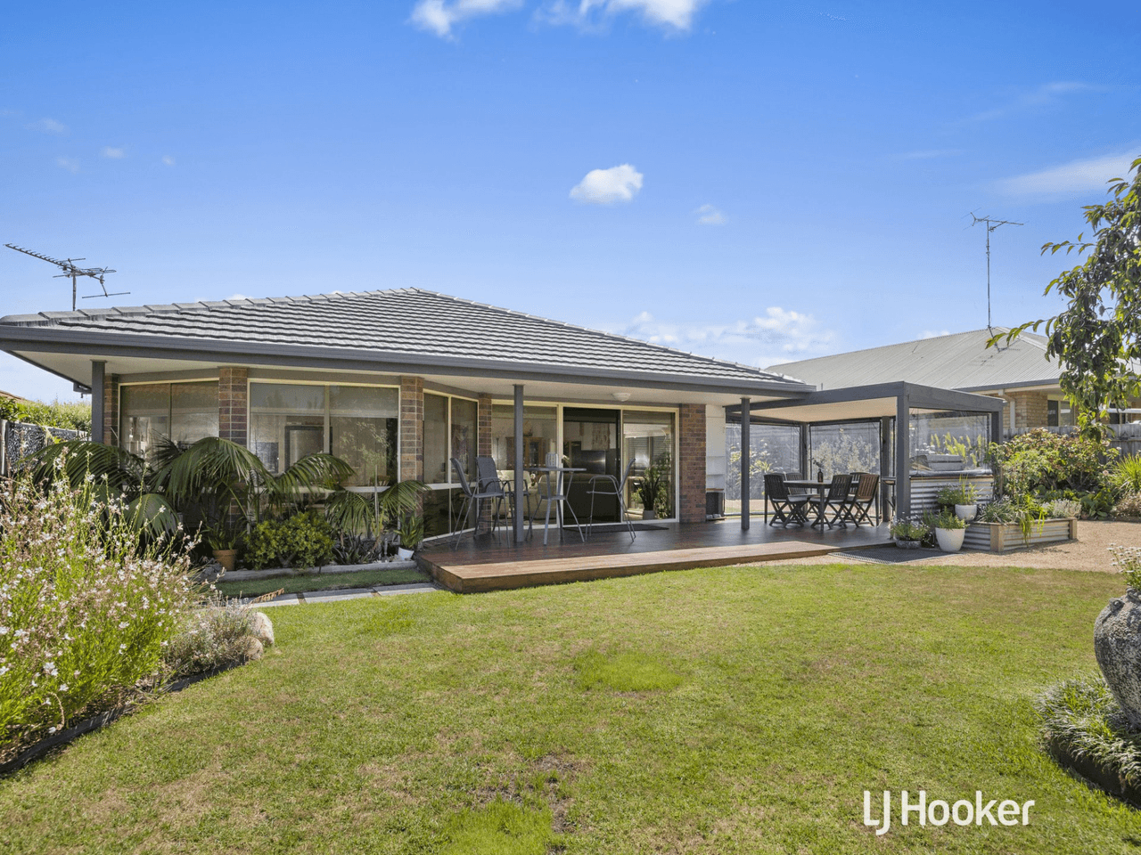 18 Woodland Heath Drive, INVERLOCH, VIC 3996