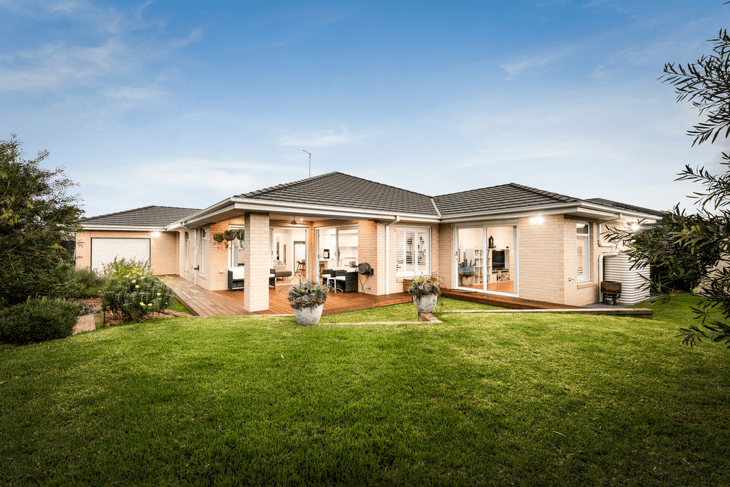 9 Riverhill Road, OFFICER, VIC 3809