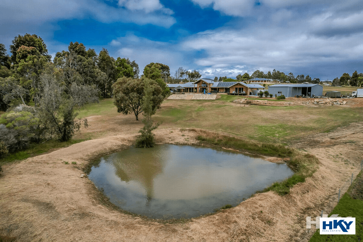 203 Alawoona Circle, Bullsbrook, WA 6084