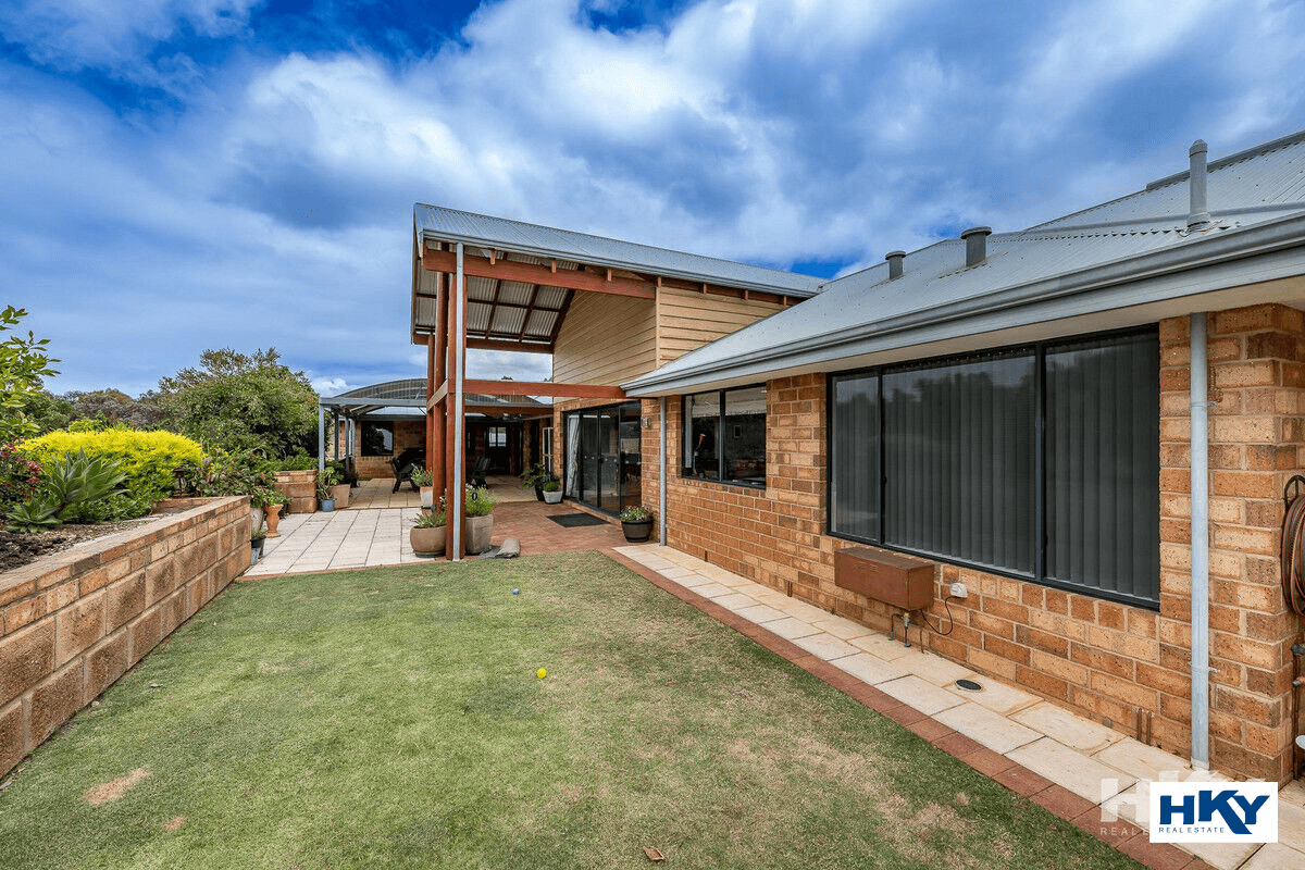 203 Alawoona Circle, Bullsbrook, WA 6084