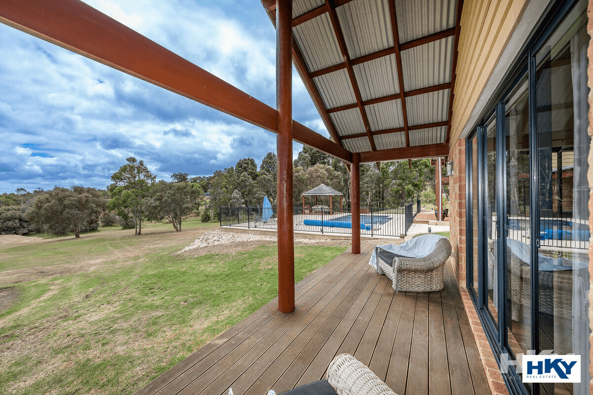 203 Alawoona Circle, Bullsbrook, WA 6084