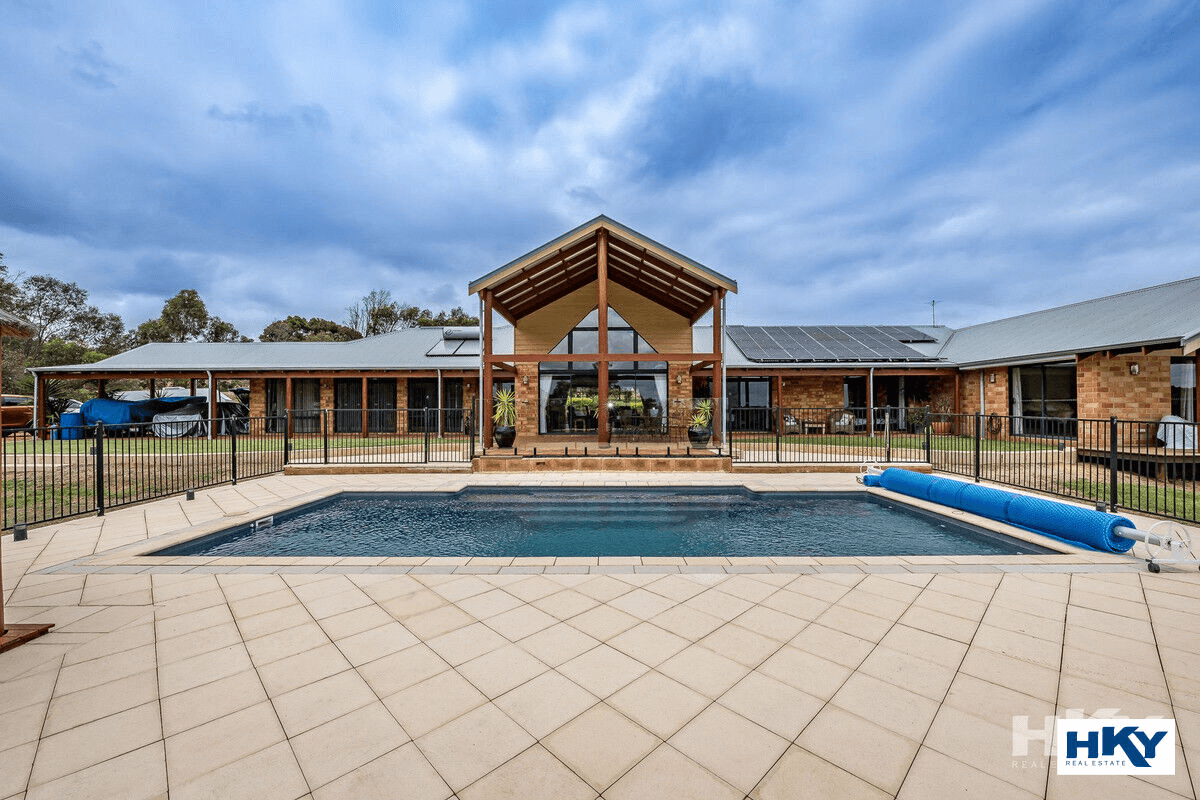 203 Alawoona Circle, Bullsbrook, WA 6084