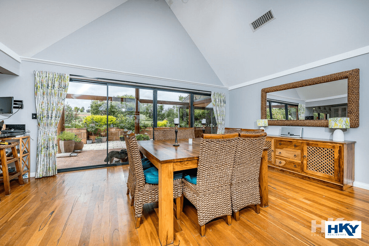 203 Alawoona Circle, Bullsbrook, WA 6084