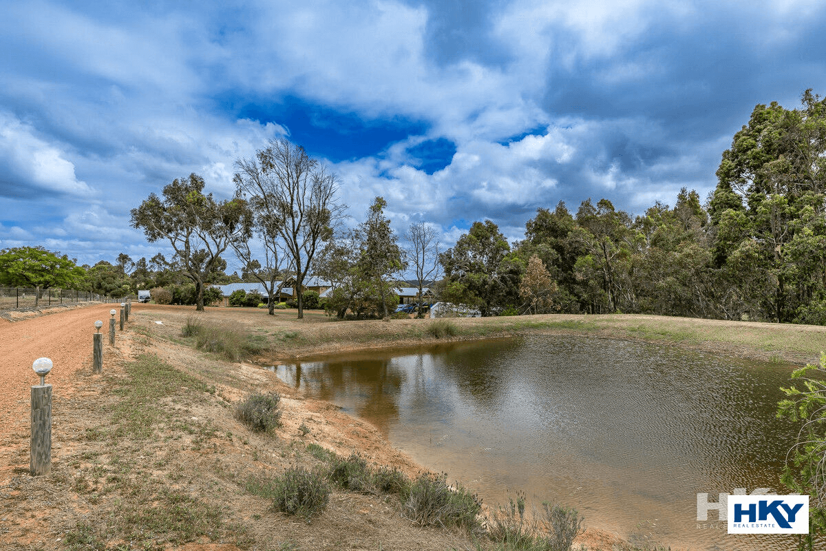 203 Alawoona Circle, Bullsbrook, WA 6084