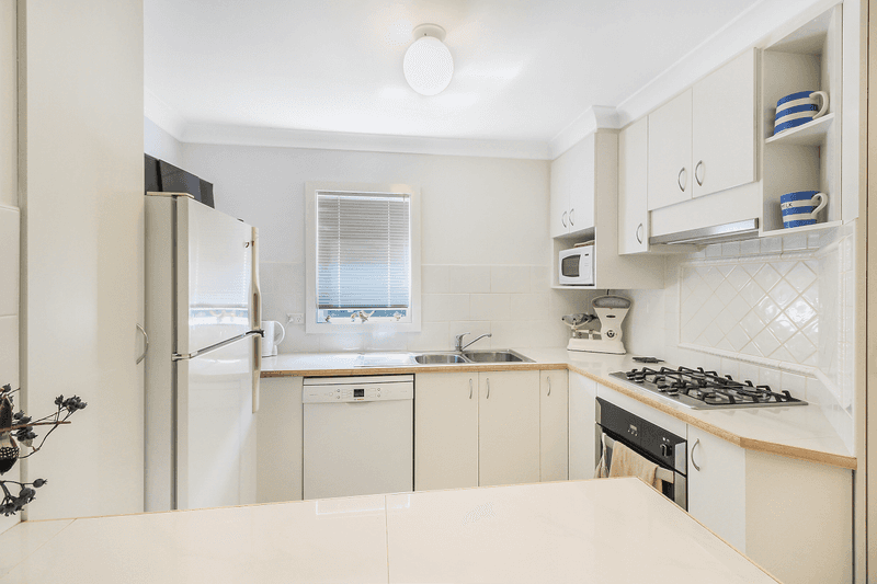 108 Coleman Street, Turvey Park, NSW 2650