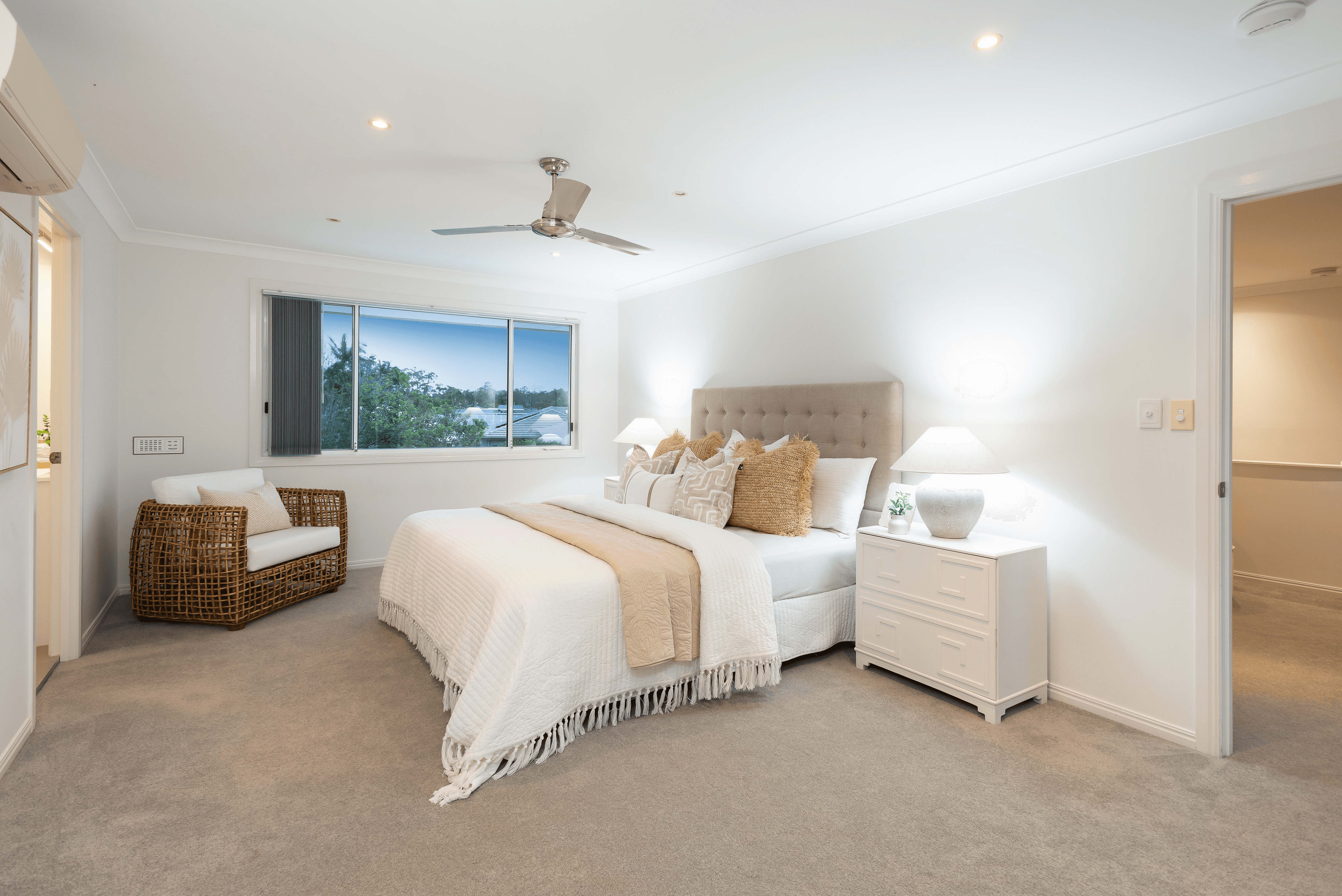 13 Tradewinds Avenue, PARADISE POINT, QLD 4216