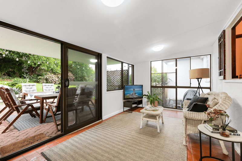 48 Wilbur Street, HOLLAND PARK, QLD 4121