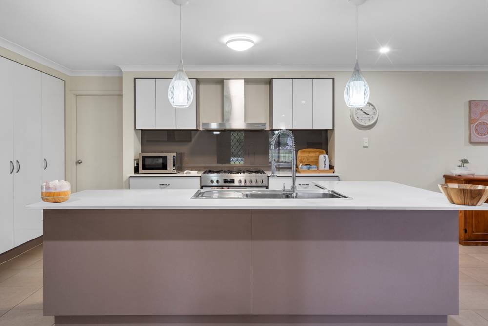 10 Merlot Place, PINE MOUNTAIN, QLD 4306