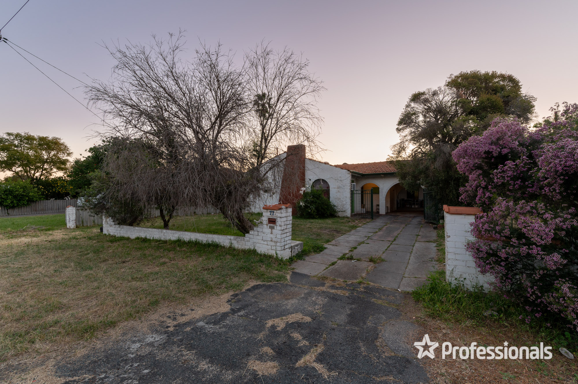 77 Victoria Parade, Midvale, WA 6056