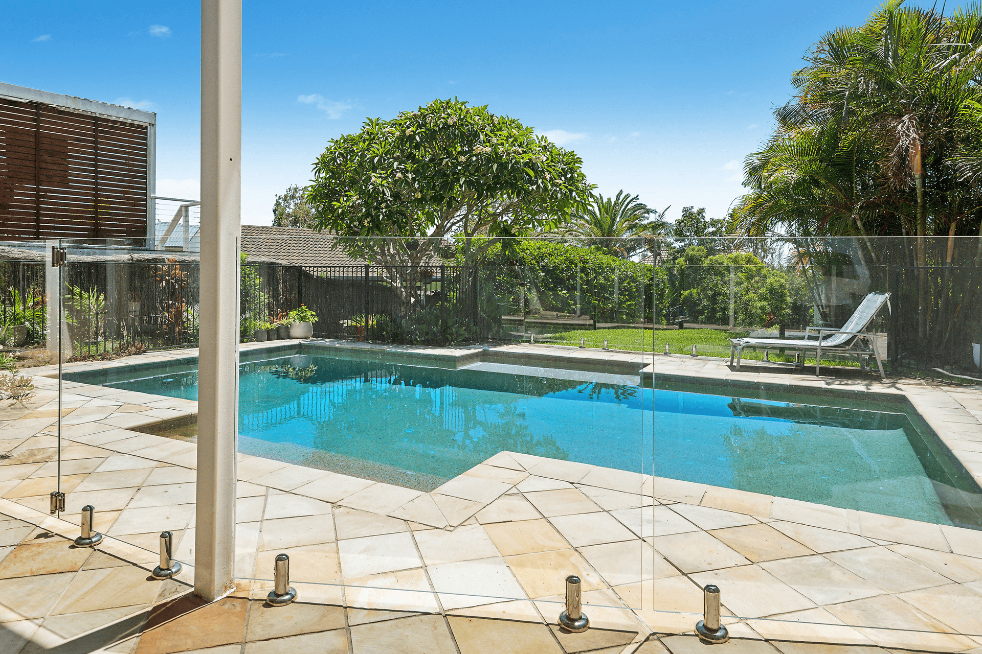 25 Dammerel Crescent, Emerald Beach, NSW 2456