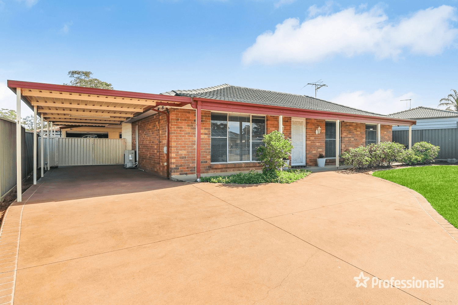 5 Lyrebird Crescent, St Clair, NSW 2759