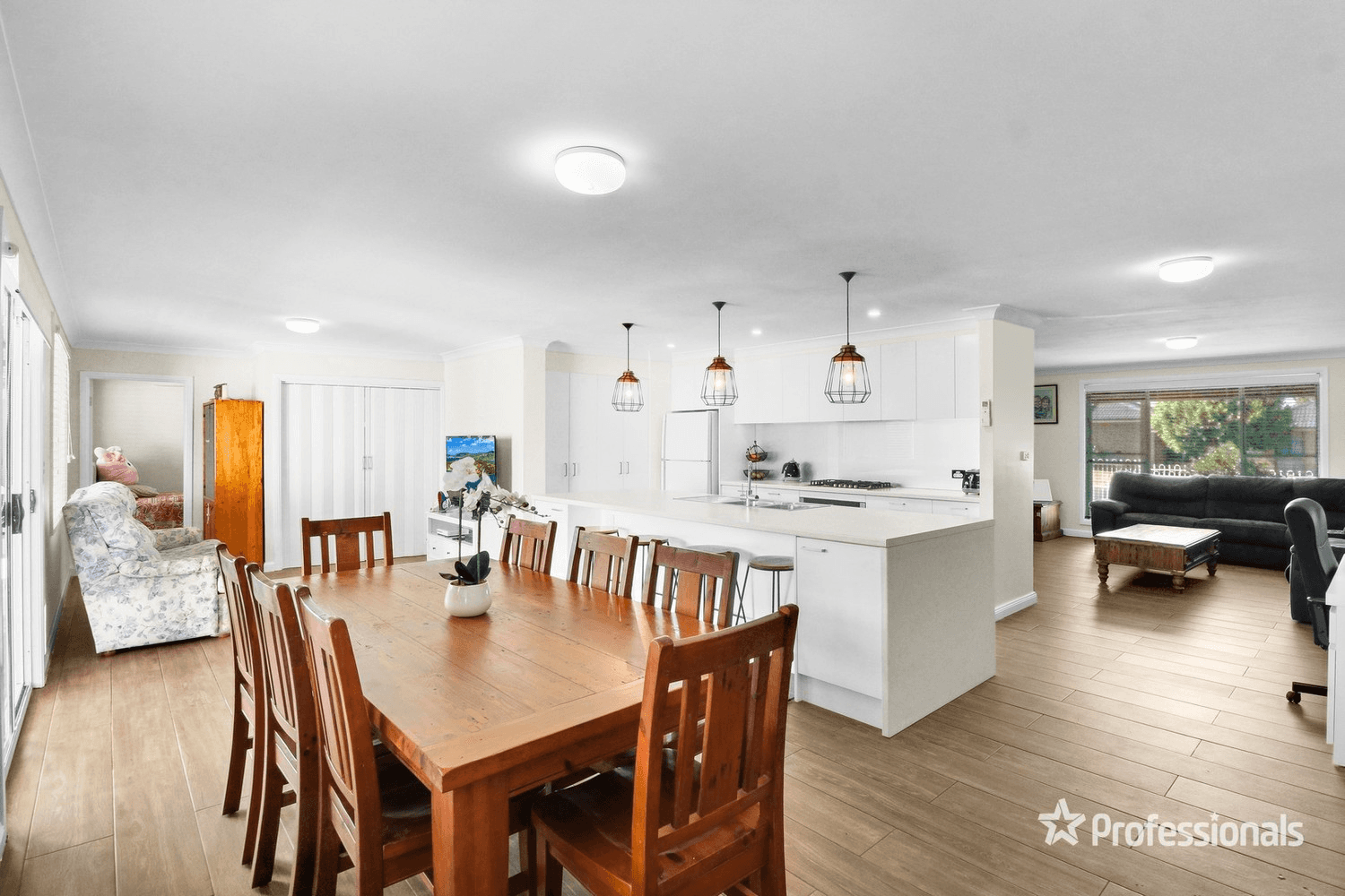 5 Lyrebird Crescent, St Clair, NSW 2759