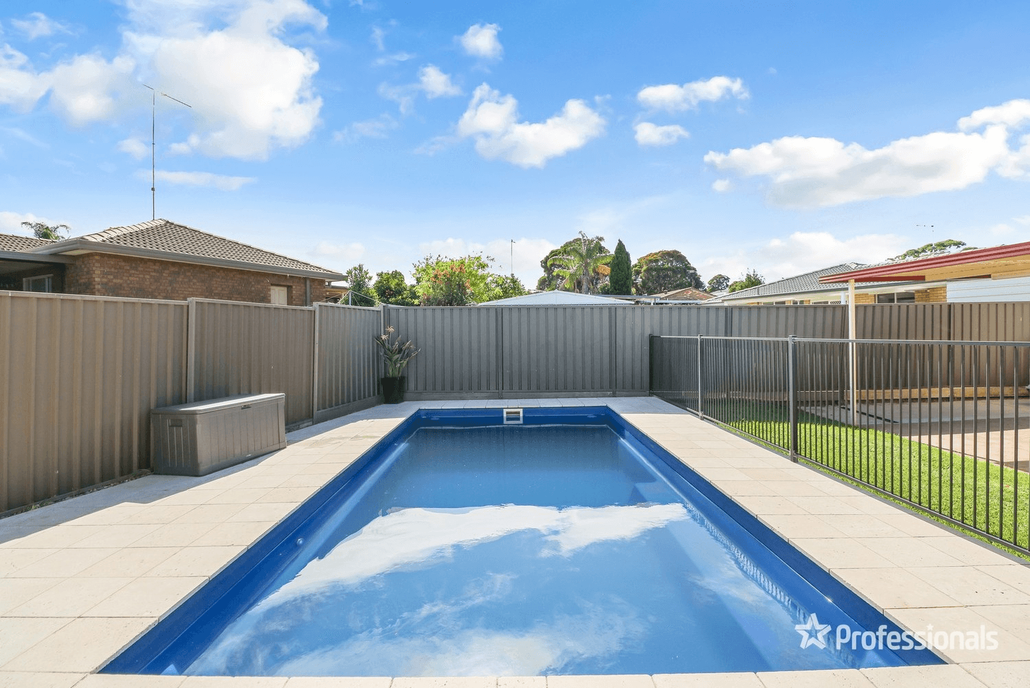 5 Lyrebird Crescent, St Clair, NSW 2759