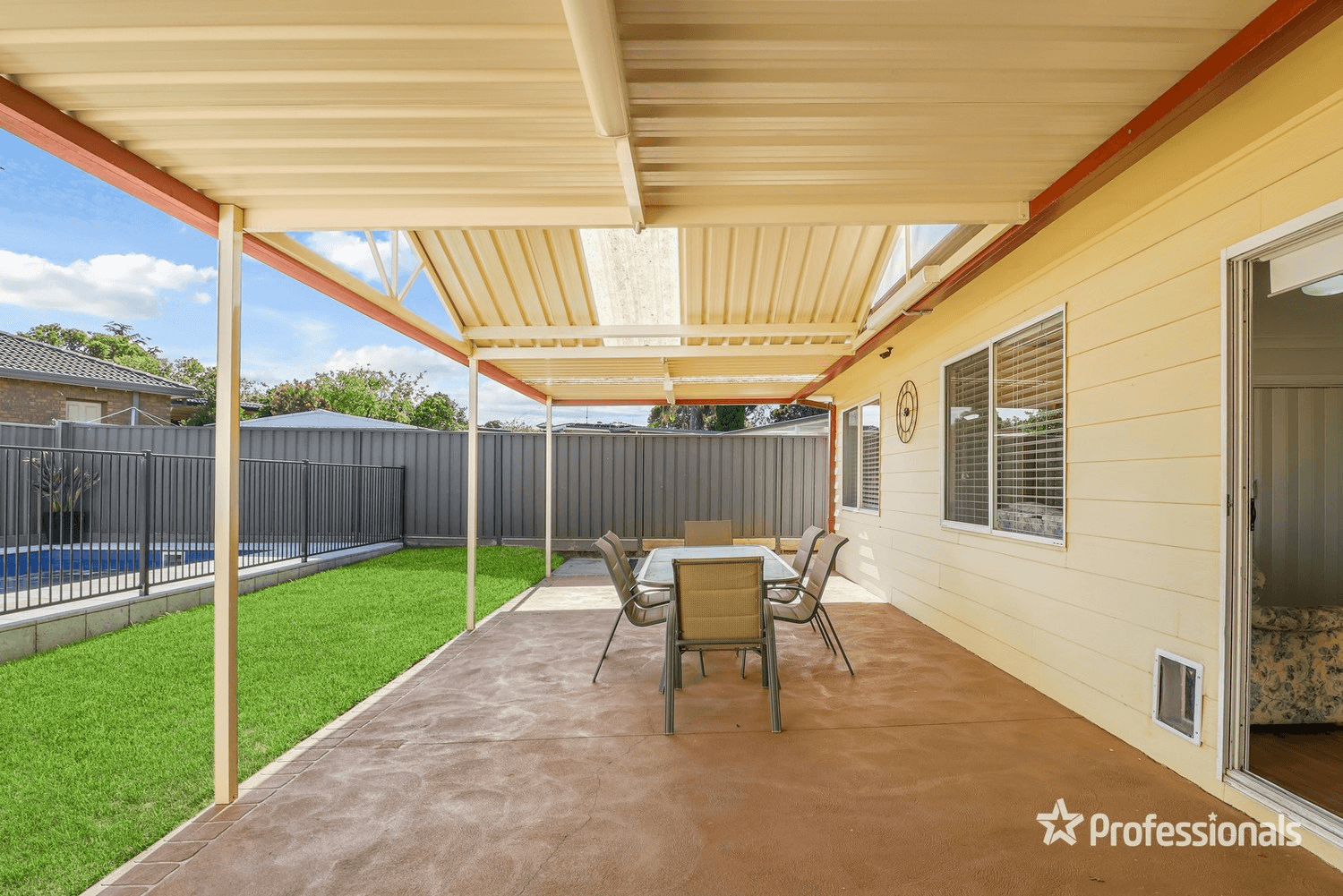 5 Lyrebird Crescent, St Clair, NSW 2759